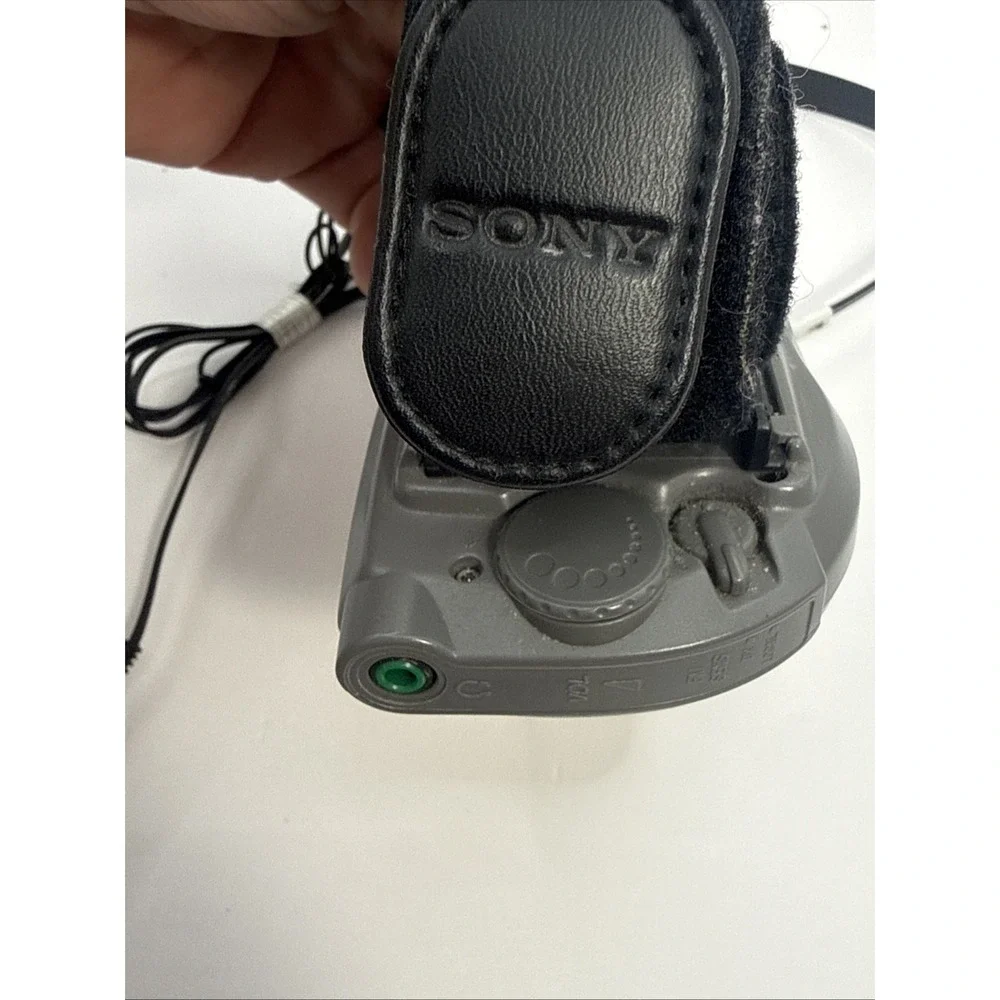 Sony Sports Walkman FM/AM Radio SRF-M78 w/ MDR-W014 White Headphones Tested